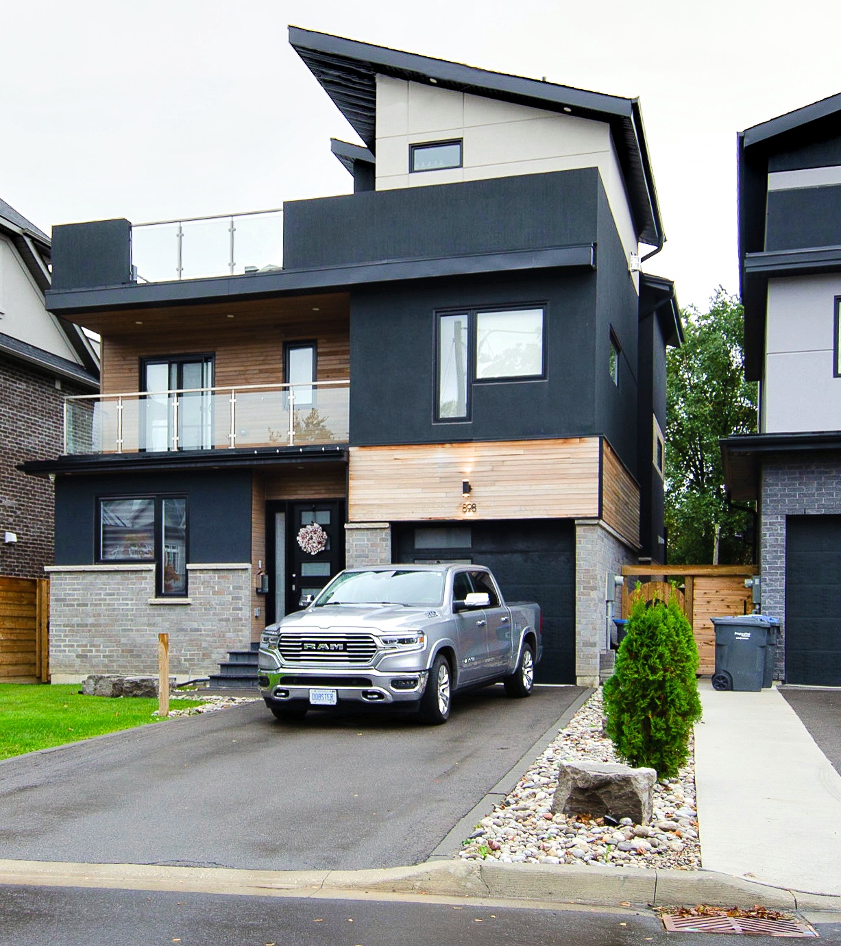 Double volume entrance.